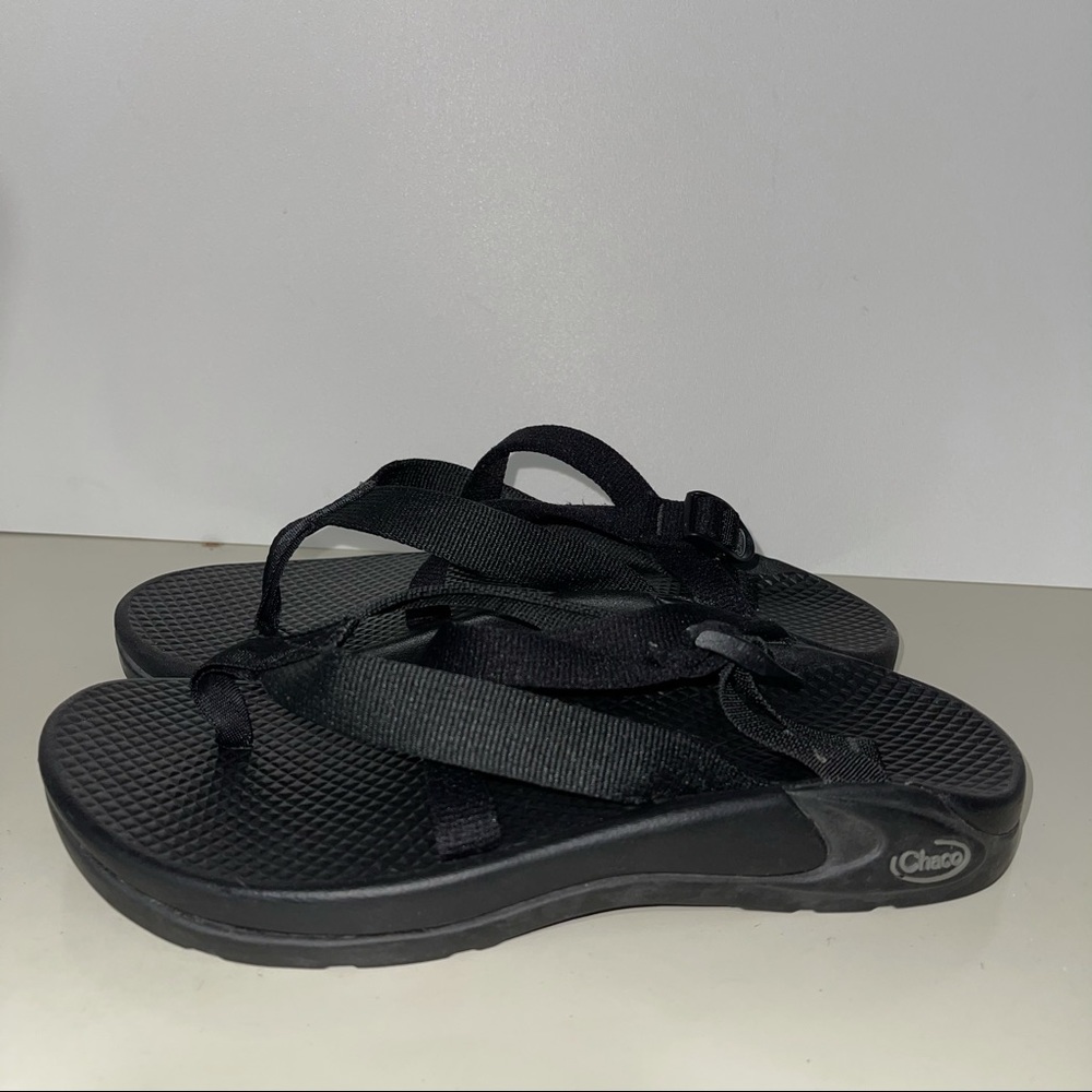 Chaco women’s classic black sandals size 7
